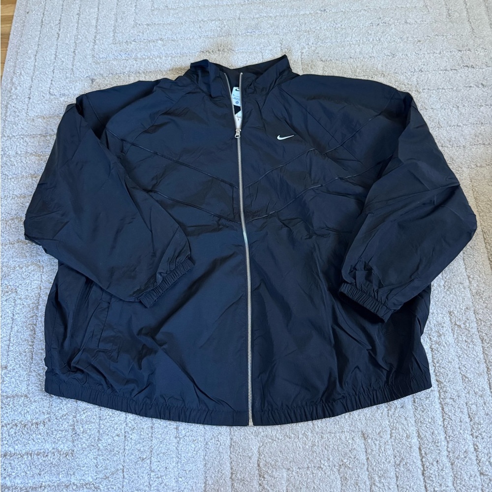 Nike Black Women's Full-Zip Windbreaker Jacket